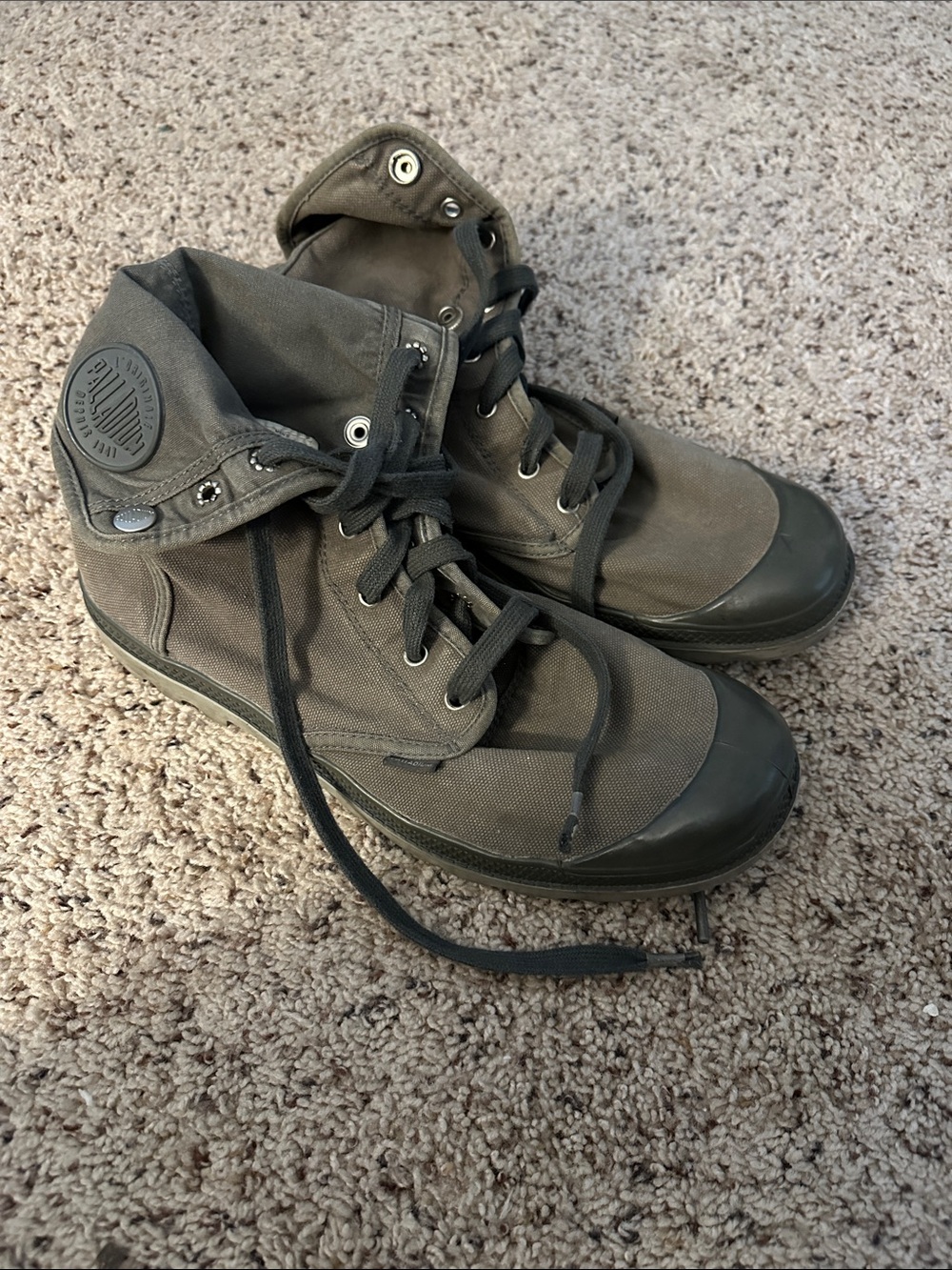Palladium size 10 Men's High-Top Canvas Sneakers in Olive Green